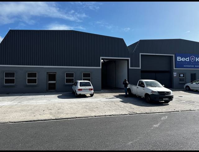 800M² WAREHOUSE TO LET IN PAROW INDUSTRIAL